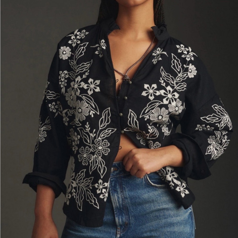 Pilcro Black and White Floral embroidered top sz S - Picture 4 of 12